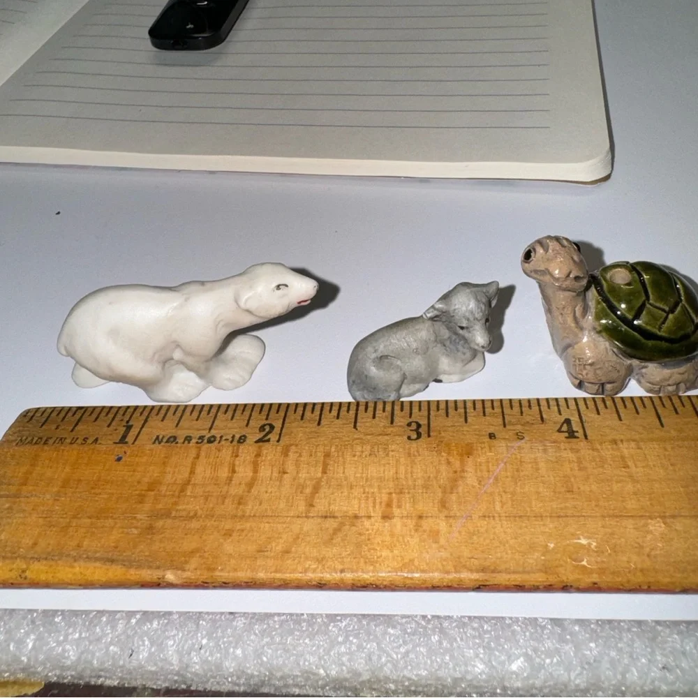 Lot of Miniature Figurines Frog Dog Turtle Polar Bear Animals Lamb Goat & Rabbit - Picture 5 of 16